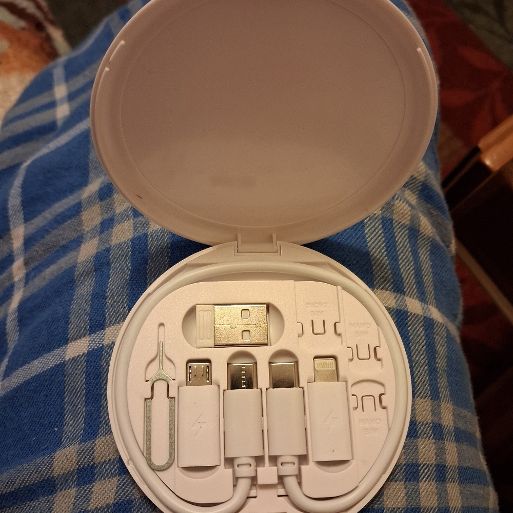 📱 60W Multi-Function Travel Data Cable Set - NIB - Picture 3 of 4